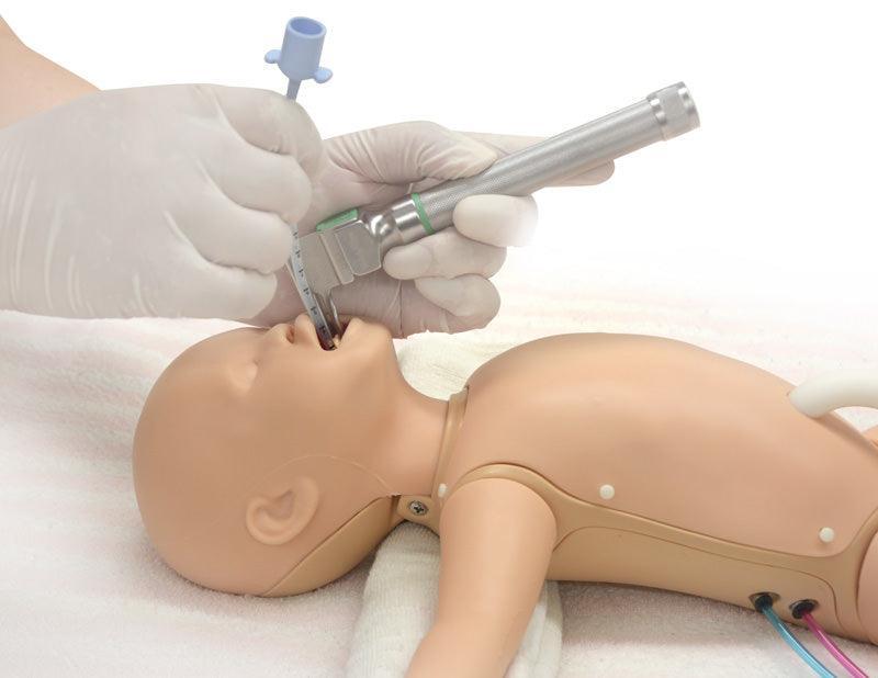 Erweiterte Neugeborenen Pflege- und Notfallpuppe „Plus II“, R16125 - Notemed Medizintechnik 