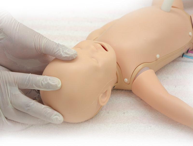 Erweiterte Neugeborenen Pflege- und Notfallpuppe „Plus II“, R16125 - Notemed Medizintechnik 